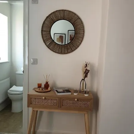 Cheerful 1 Private Room-Ensuite With Free Parking Silverdale  Exterior photo