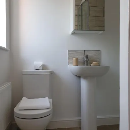 Cheerful 1 Private Room-Ensuite With Free Parking Silverdale  Exterior photo