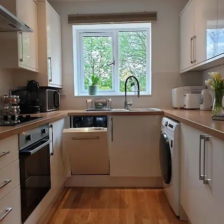 Cheerful 1 Private Room-Ensuite With Free Parking Silverdale  Exterior photo