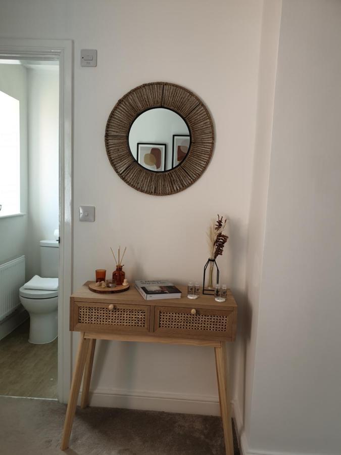Cheerful 1 Private Room-ensuite With Free Parking Homestay *