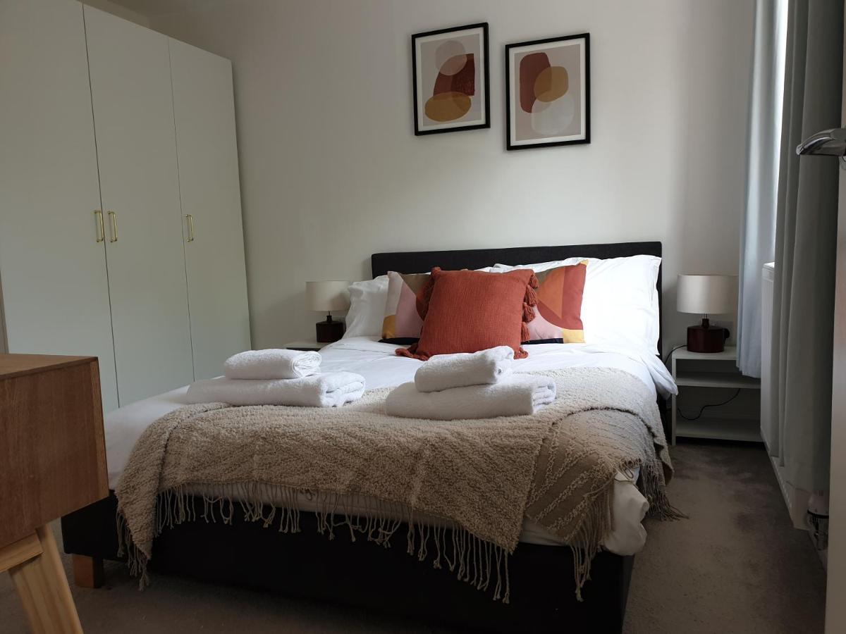 Cheerful 1 Private Room-ensuite With Free Parking Silverdale (Staffordshire)