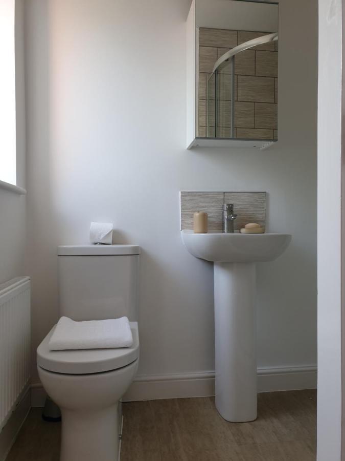 Cheerful 1 Private Room-ensuite With Free Parking Homestay