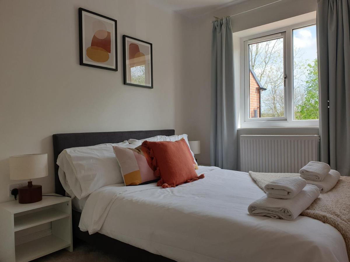 Cheerful 1 Private Room-ensuite With Free Parking Homestay *