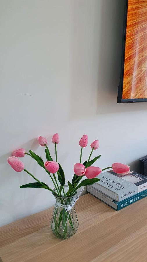 Cheerful 1 Private Room-ensuite With Free Parking Homestay *